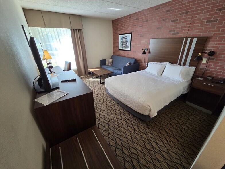 More Photos Of 1777 Burrstone Rd, New Hartford Hospitality For Sale