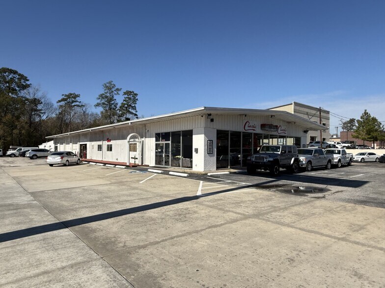 More Photos Of 1409 I-45 Fwy, Conroe Industrial For Lease