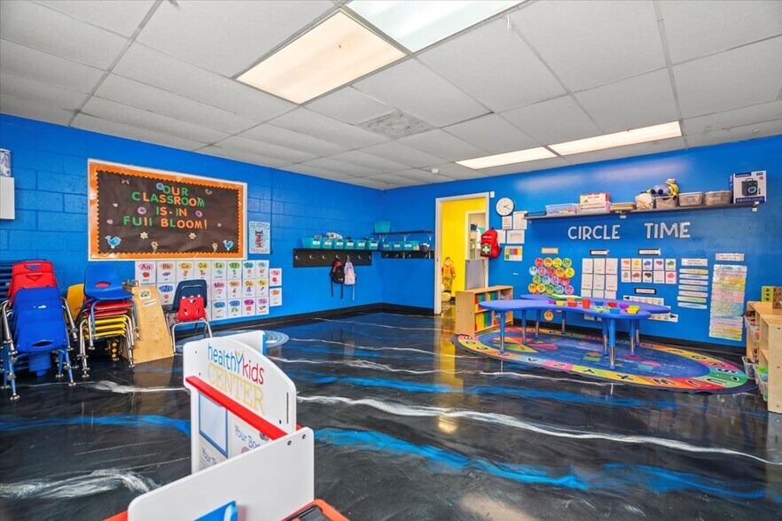 More Photos Of 1718 S Beltline Blvd, Columbia Daycare Center For Sale