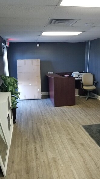 More Photos Of 384-398 Morrison Rd, Columbus Light Manufacturing For Lease