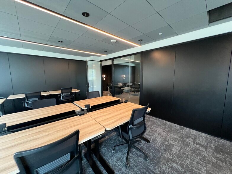 More Photos Of 1100 Dexter Ave N, Seattle Coworking Space