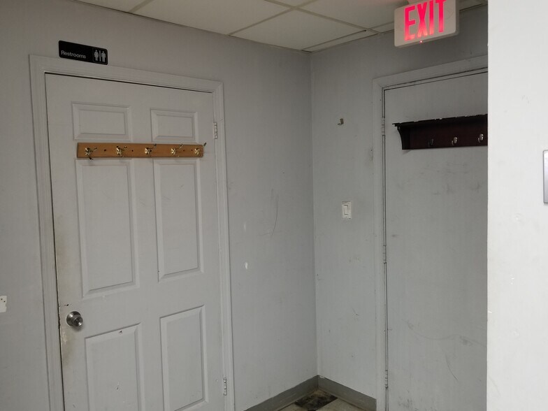 More Photos Of 4700 Stamp Rd, Marlow Heights General Retail For Lease