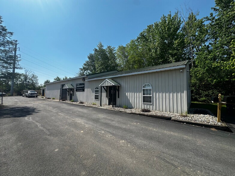 More Photos Of 7704 Maltlage Dr, Bayberry Flex For Sale