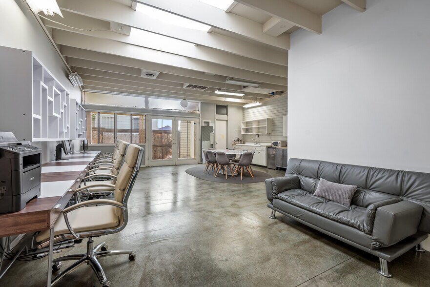 More Photos Of 1108 Tamarind Ave, Los Angeles Loft Creative Space For Lease