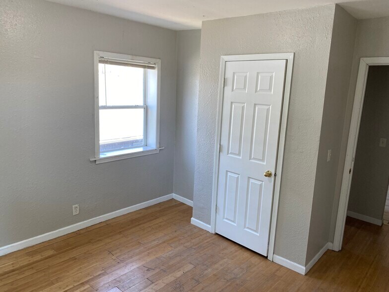 More Photos Of 1137 26th St, Des Moines Apartments For Sale