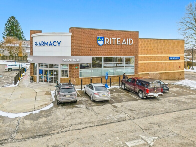More Photos Of 335 Main St, Greenville Drugstore For Sale