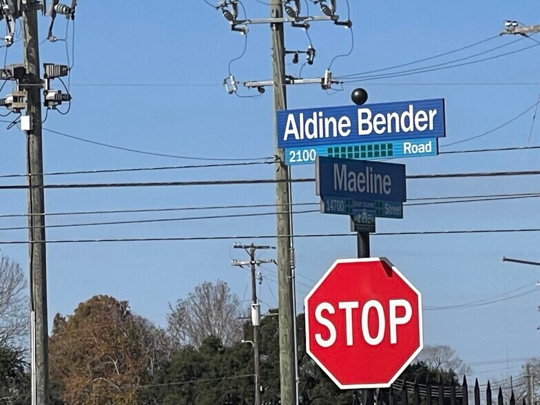 More Photos Of 2102 Aldine Bender Rd, Houston Industrial For Sale