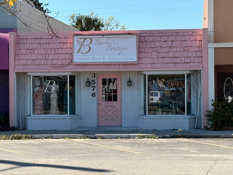 More Photos Of 3576 Webber St, Sarasota Freestanding For Sale