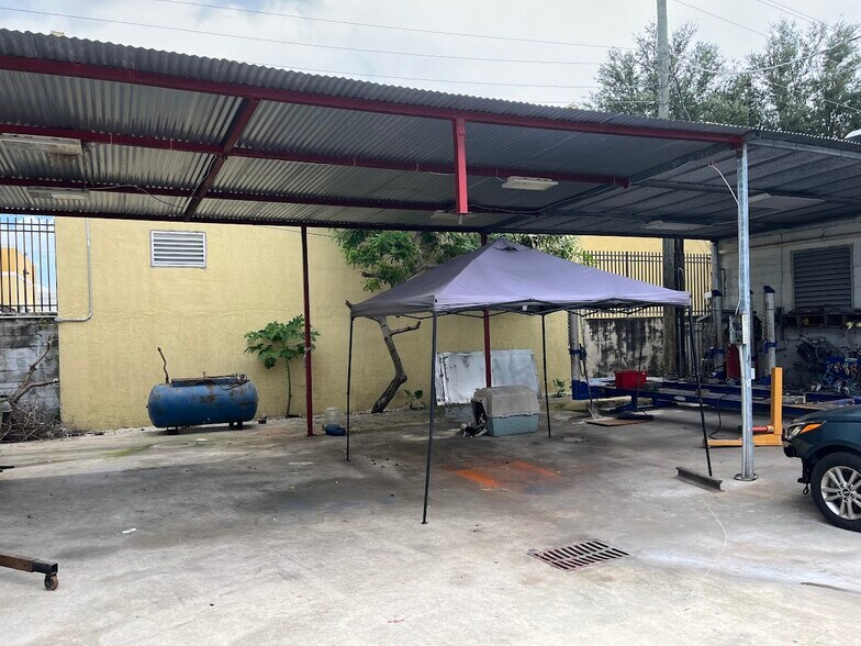More Photos Of 2195 NW 27th Ave, Miami Freestanding For Sale