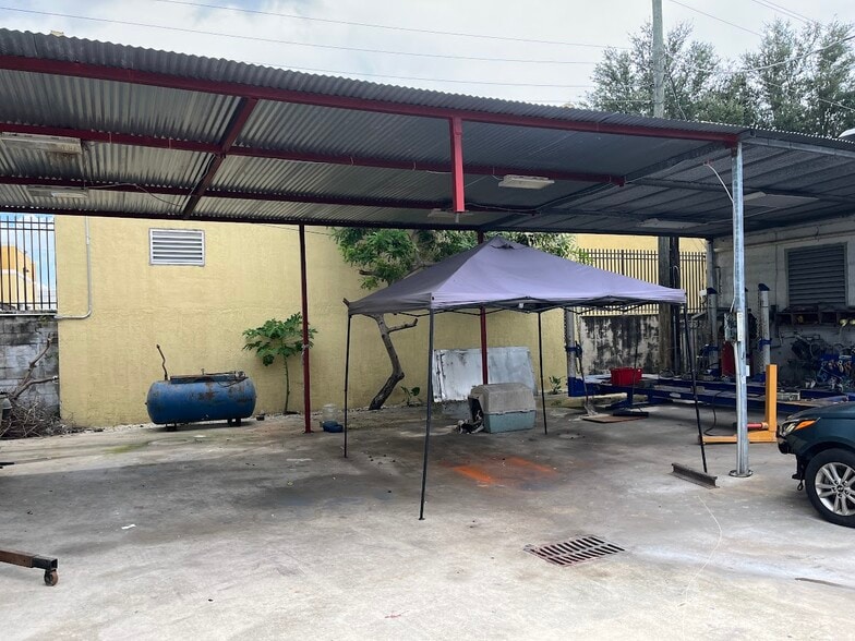 More Photos Of 2195 NW 27th Ave, Miami Freestanding For Sale