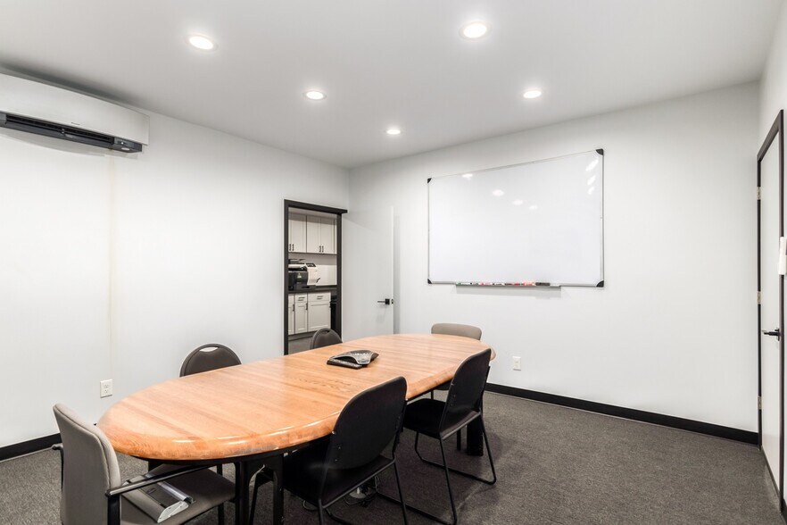 More Photos Of 4120 E Madison St, Phoenix Warehouse For Lease