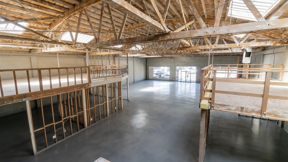 More Photos Of 612 S La Brea Ave, Los Angeles Storefront For Lease