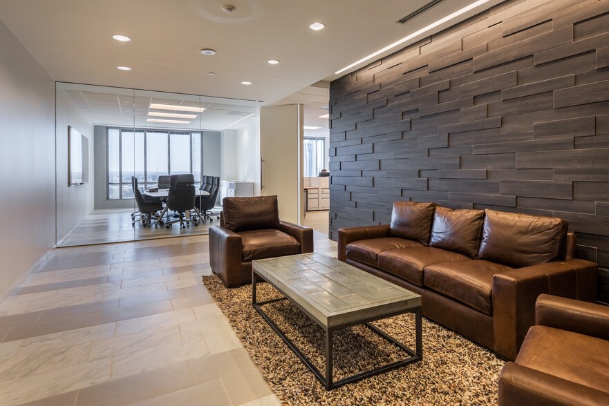 More Photos Of 1180 W Peachtree St NW, Atlanta Office For Lease