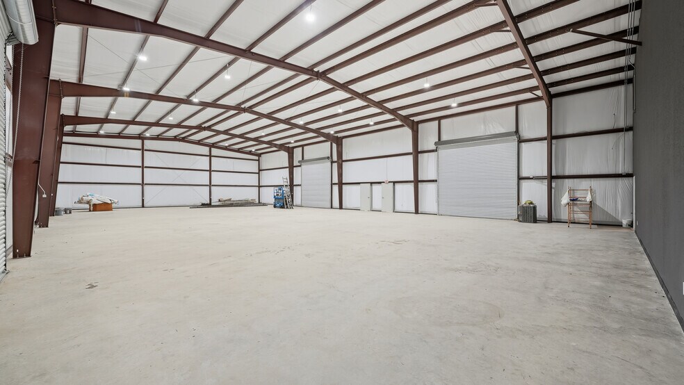 More Photos Of 5345 US 87, Stockdale Warehouse For Sale