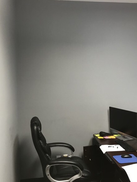 More Photos Of 55 N County Line Rd, Jackson Office For Lease