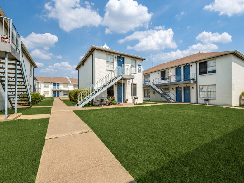More Photos Of 2718 Sherman St, Grand Prairie Apartments For Sale