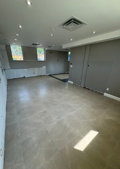 More Photos Of 326 Sheppard Ave E, Toronto Storefront Retail Office For Lease