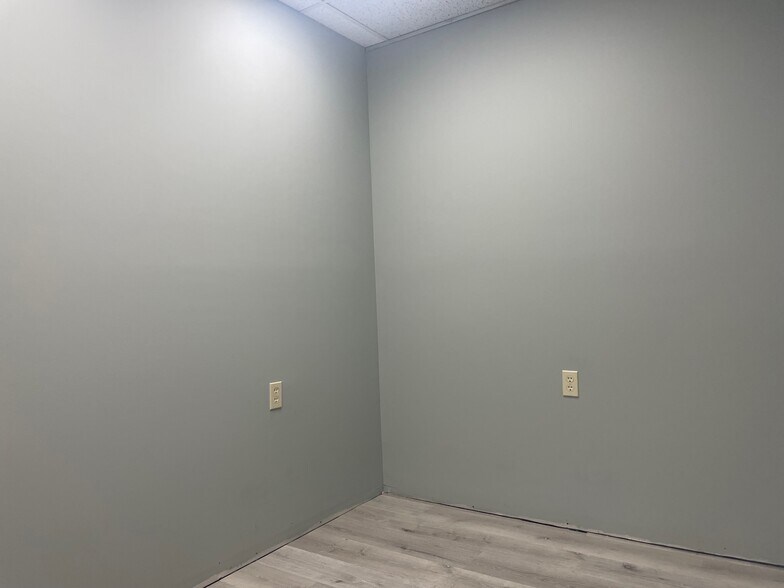 More Photos Of 346 Freeport Rd, New Kensington Medical For Lease