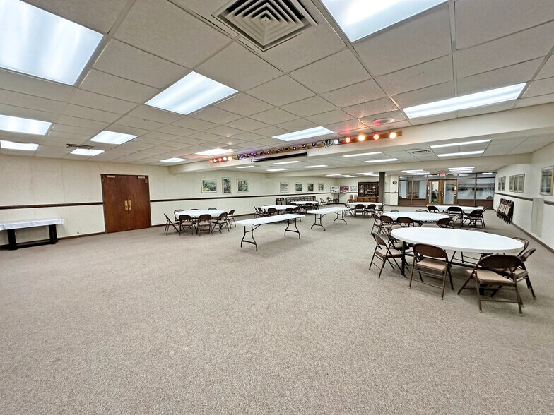 More Photos Of 215 N Court St, Rockford Religious Facility For Sale