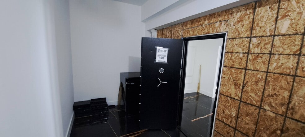 More Photos Of 21-23 N Dean St, Englewood Freestanding For Lease