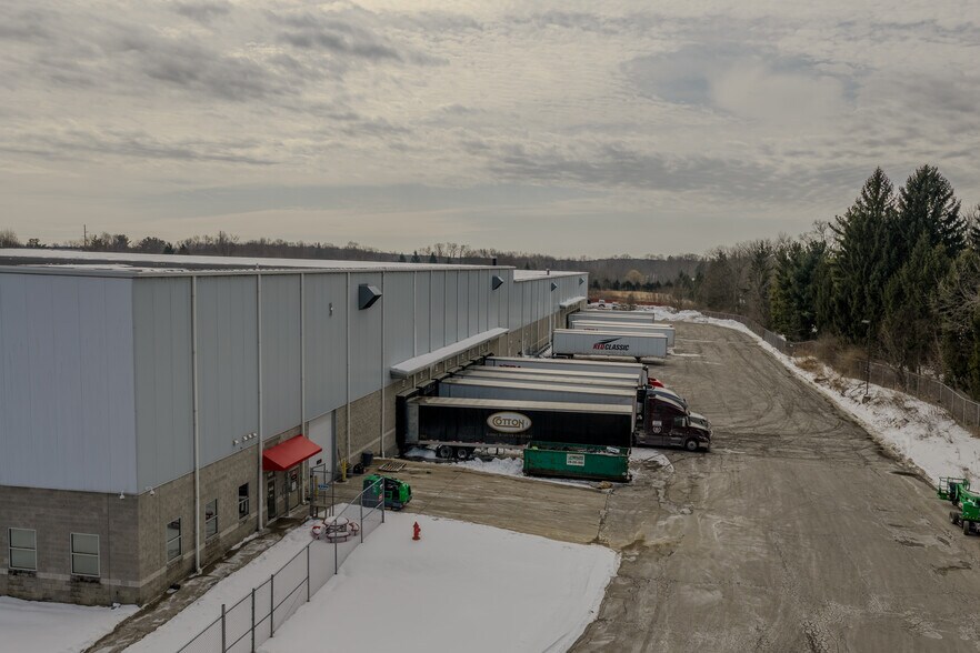 More Photos Of 8295 Bavaria Dr, Macedonia Distribution For Lease