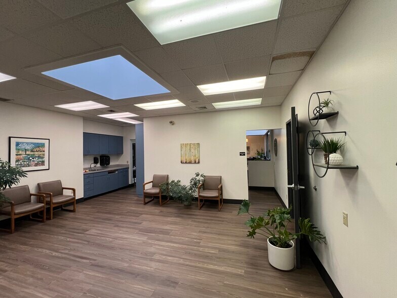 More Photos Of 31 S Lime St, Lancaster Medical For Lease