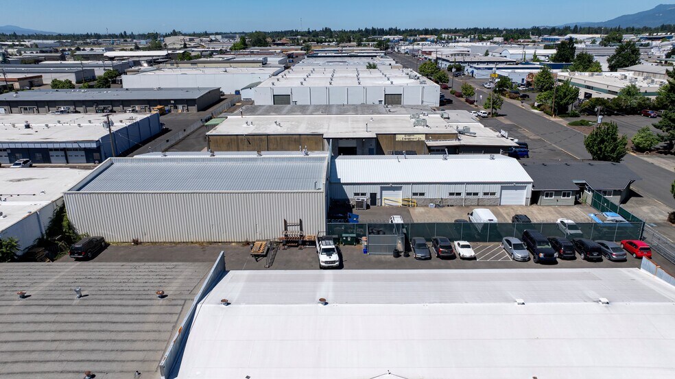 More Photos Of 1010 Wilson St, Eugene Warehouse For Sale