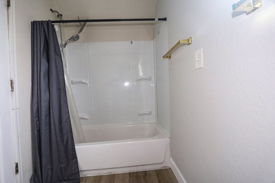 More Photos Of 1111 Chenault Ave, Hoquiam Apartments For Sale