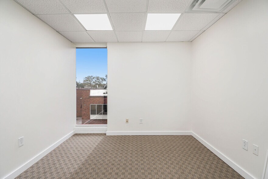 More Photos Of 45 South Ave SE, Marietta Loft Creative Space For Lease