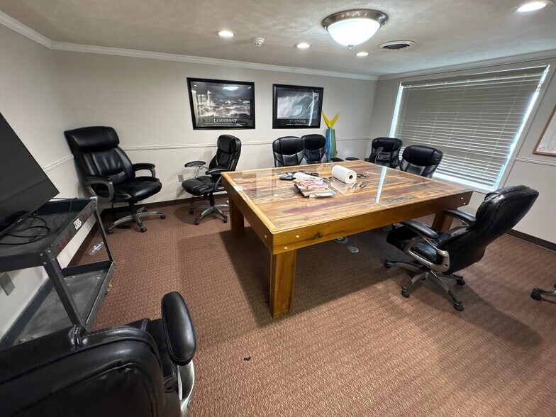 More Photos Of 707 Widewater Dr, Lafayette Industrial For Lease