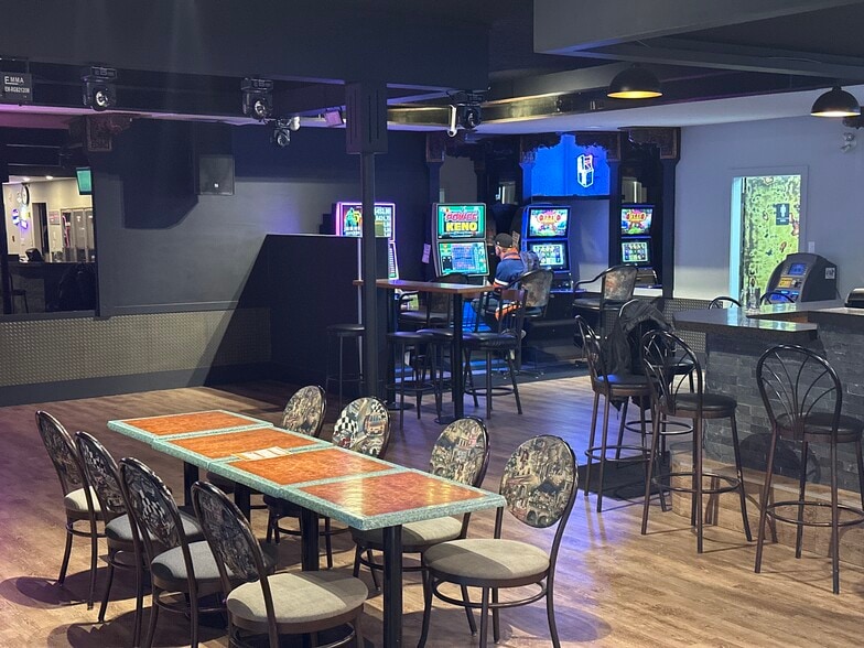 Primary Photo Of 5011 50 St, Barrhead Hotel For Sale