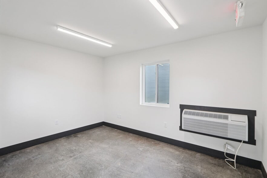 More Photos Of 407 Wengel dr, Reedsburg Light Manufacturing For Sale