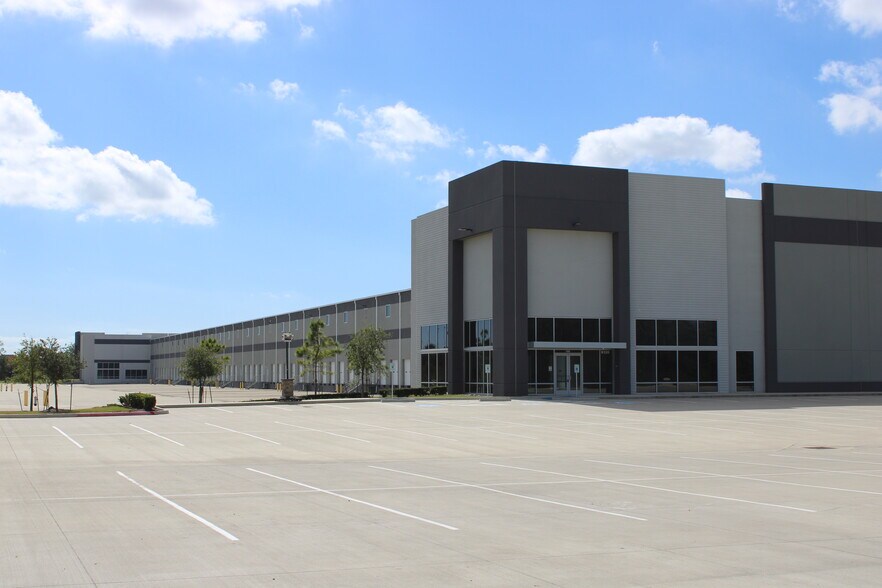 More Photos Of I-10 East & Sjolander Rd, Baytown Unknown For Lease