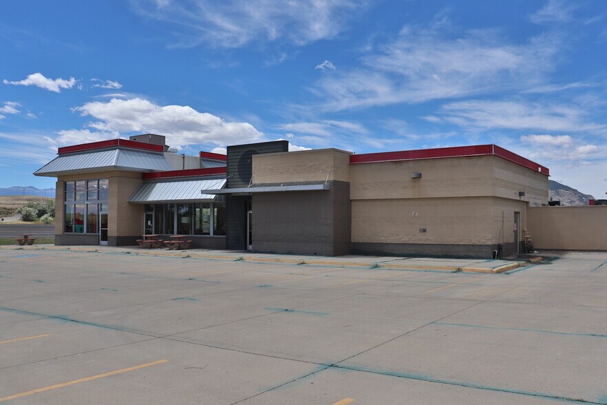 More Photos Of 1902 Mountain View Dr, Cody Fast Food For Sale