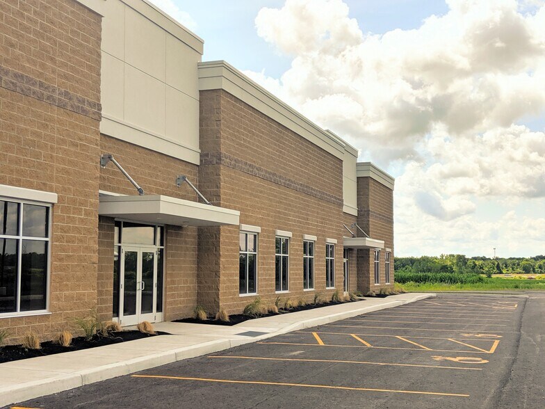 More Photos Of 7995 Call Pky, Batavia Light Distribution For Lease