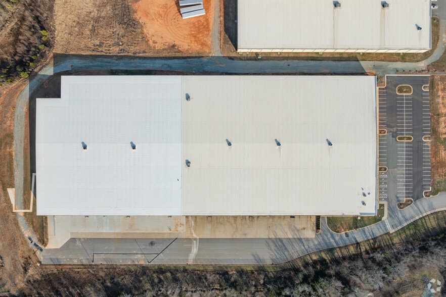 More Photos Of 2350 Park Center Dr, Mebane Warehouse For Lease