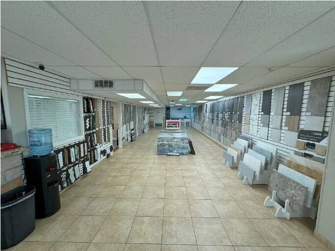 More Photos Of 8185 Eastex Fwy, Beaumont Warehouse For Lease