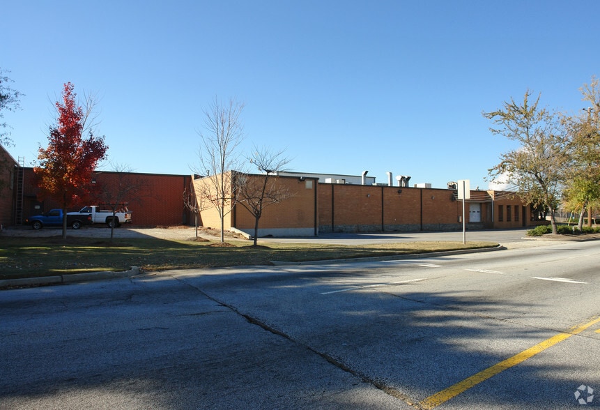 More Photos Of 1600 Mountain Industrial Blvd, Stone Mountain Distribution For Lease