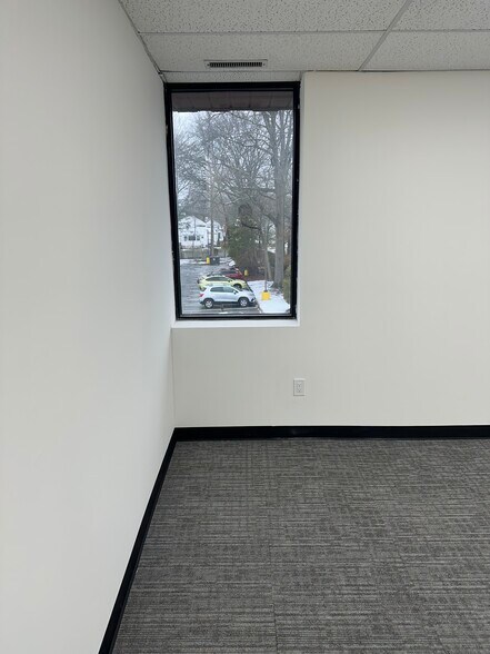 More Photos Of 600 S Livingston Ave, Livingston Office For Lease