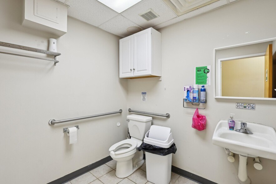 More Photos Of 18 Microlab Rd, Livingston Office For Lease