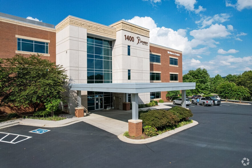 More Photos Of 1400 Dowell Springs Blvd, Knoxville Medical For Lease
