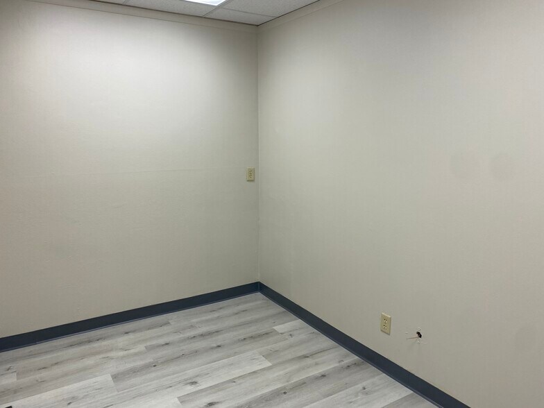 More Photos Of 1401 Applewood Dr, Dalton Medical For Lease