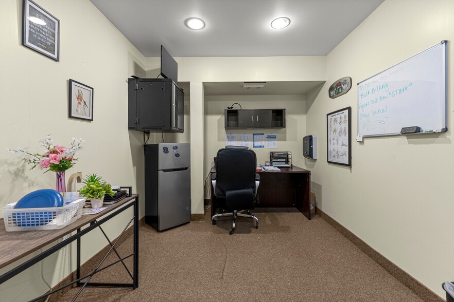 More Photos Of 13403 W 7 Mile Rd, Detroit Medical For Lease