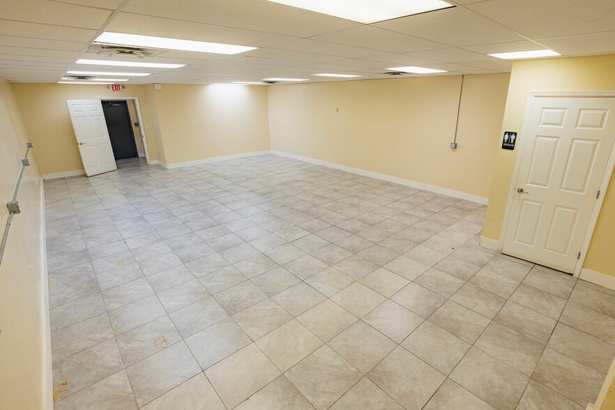 More Photos Of 3805 NW 35th Ave, Miami Warehouse For Sale