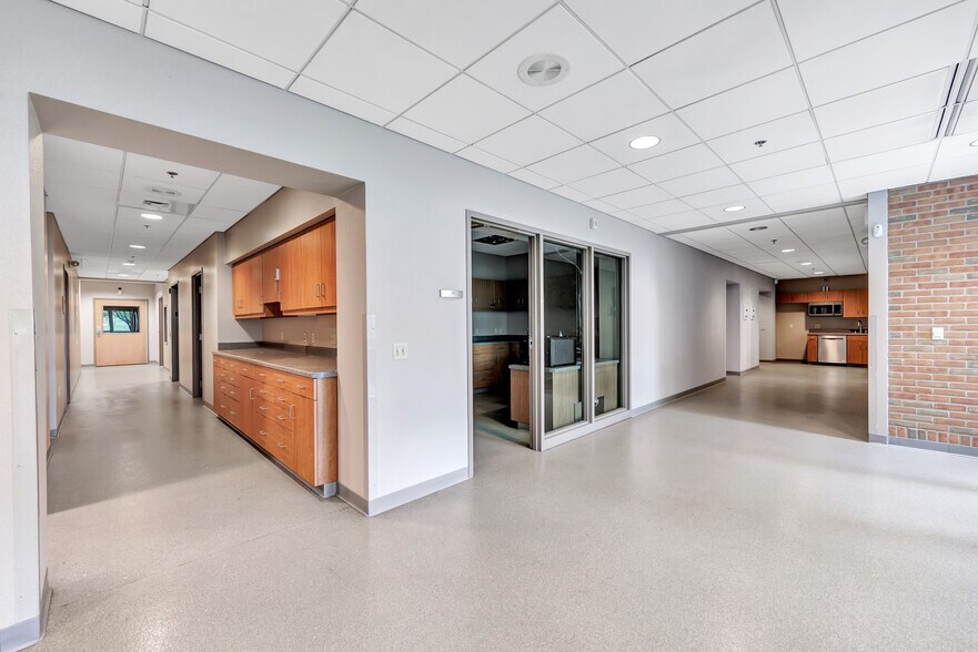 More Photos Of 2141 Lime Kiln Rd, Green Bay Medical For Sale