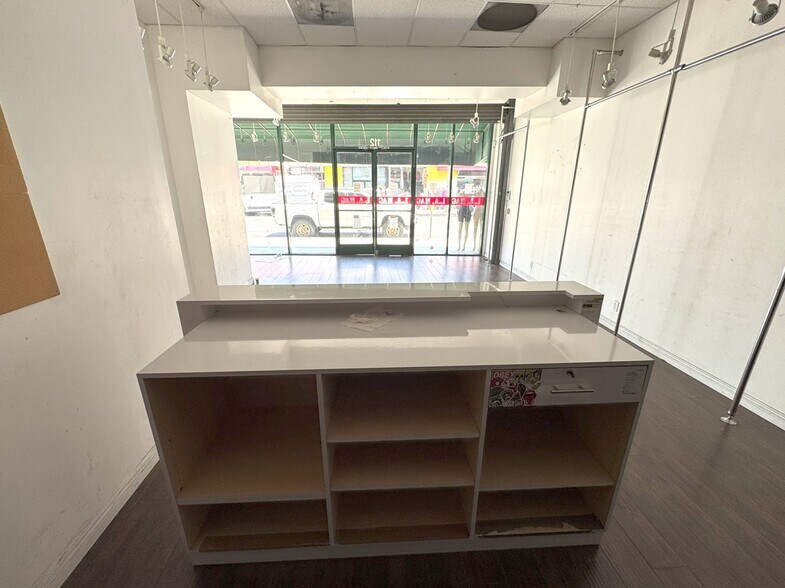 More Photos Of 1100 Wall St, Los Angeles General Retail For Lease