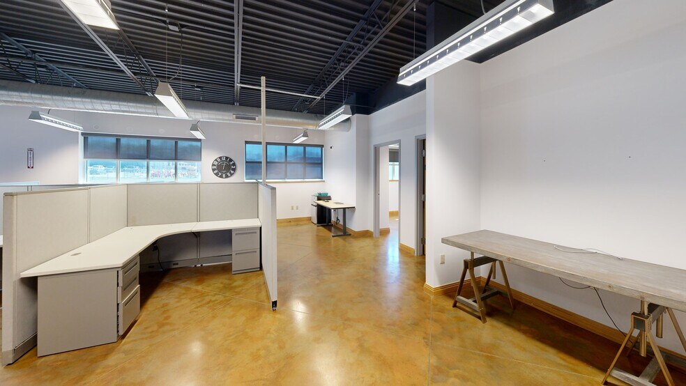 More Photos Of 1695 Electric Ave, Springdale Warehouse For Lease