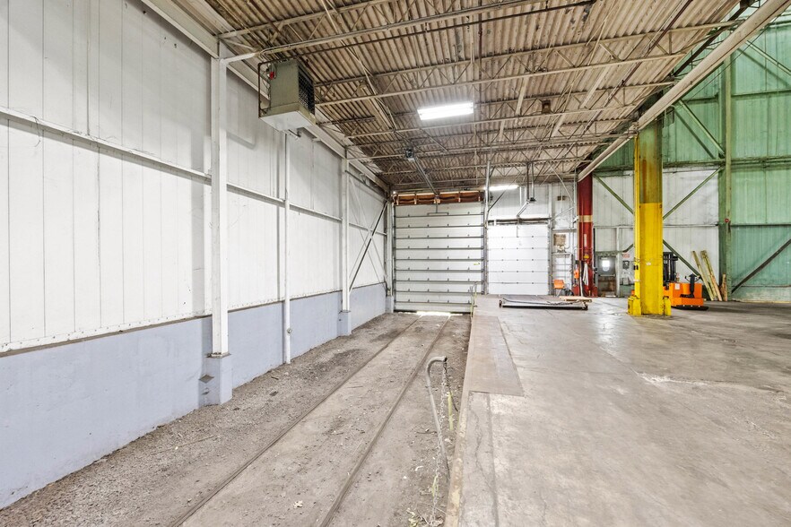 More Photos Of 294 Gambee Rd, Geneva Warehouse For Sale