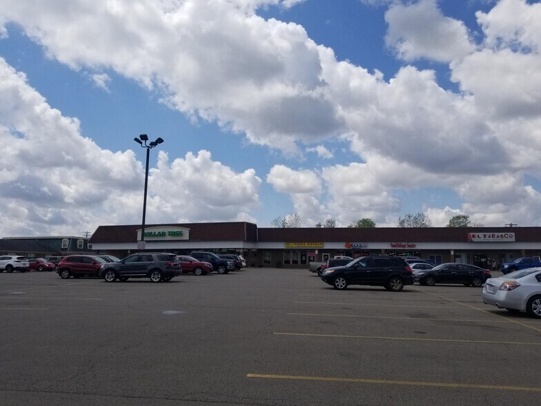 More Photos Of 230 Portland Way N, Galion Unknown For Lease