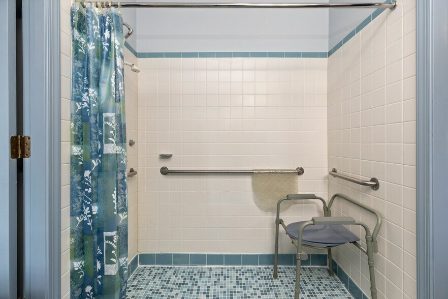 More Photos Of 218 Mill Rd, Woodstock Congregate Senior Housing For Sale